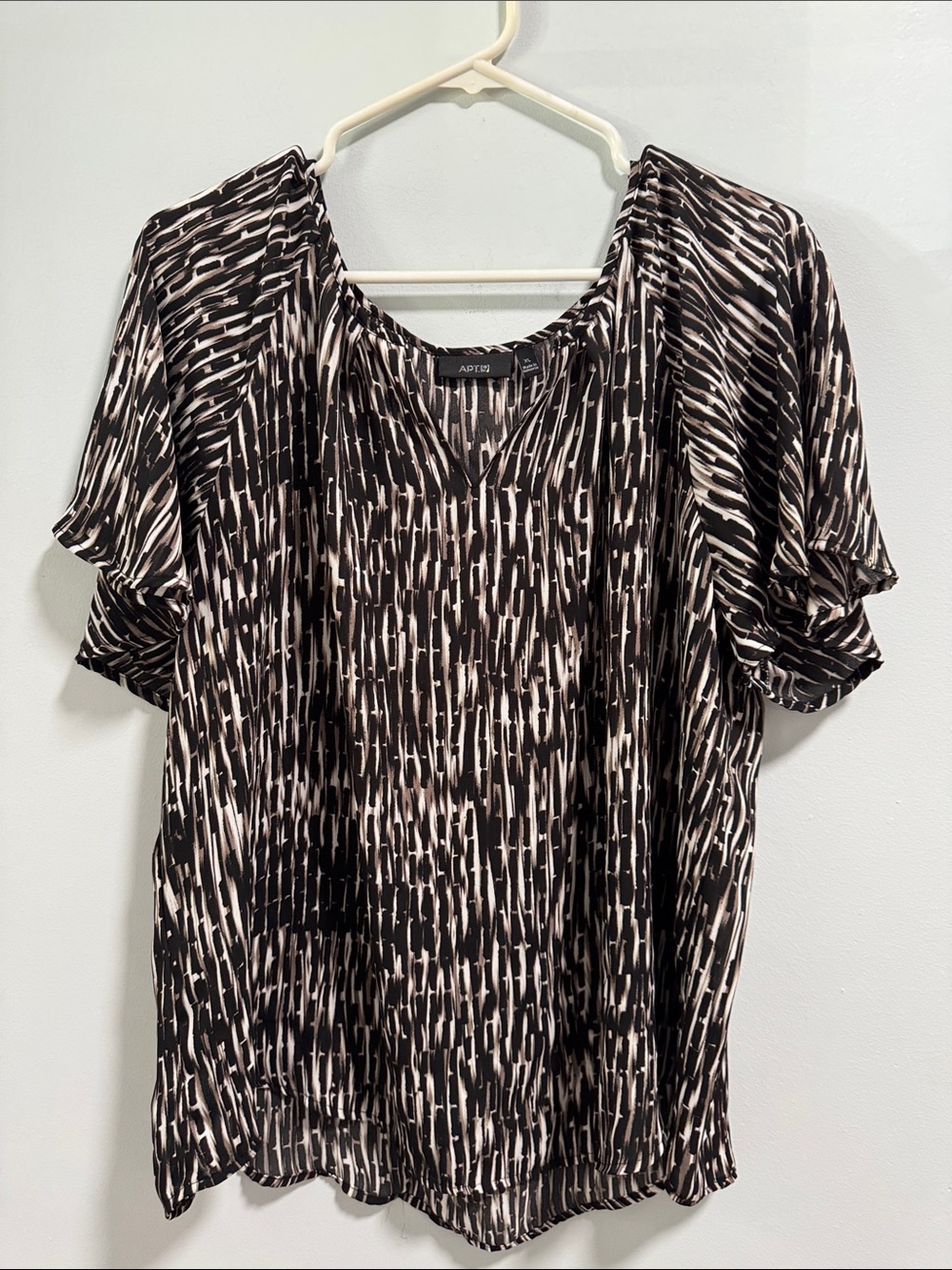 Apt. 9 Black & Cream Abstract Short Sleeve Blouse